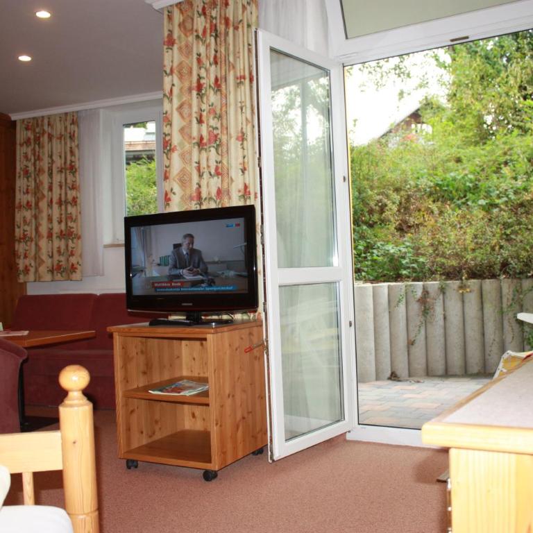 Hotel am Haslinger Hof - Doppelzimmer im Souterrain - 2