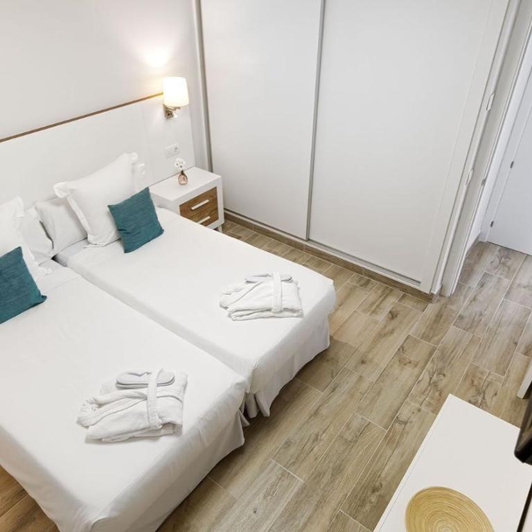 Las Nasas - Superior One-Bedroom Apartment - 14