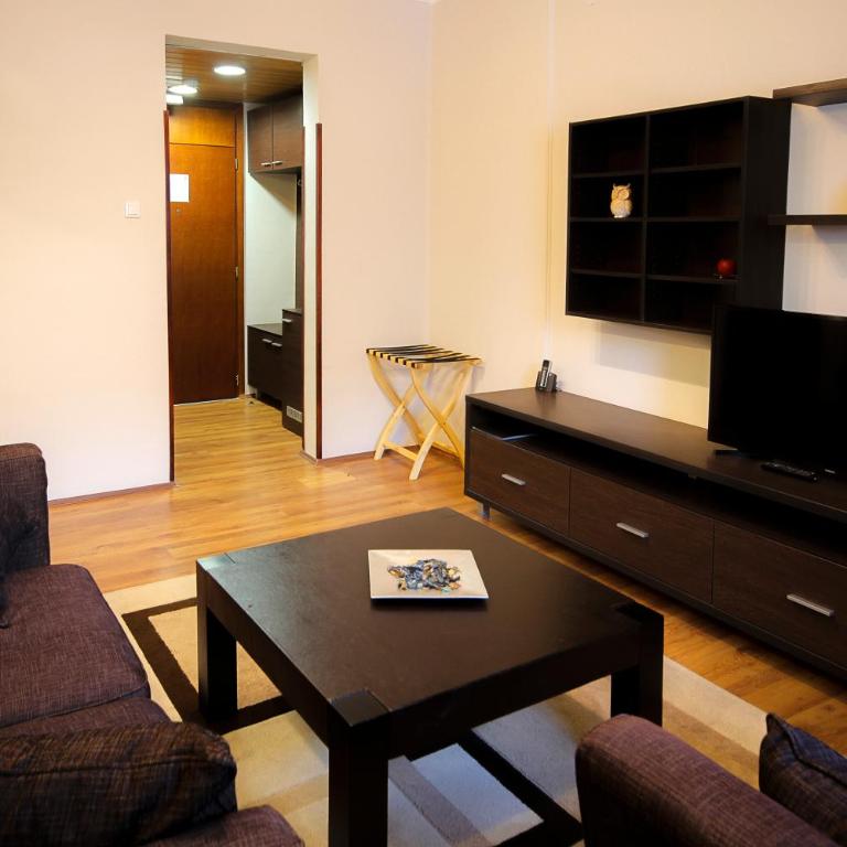 Hotel Junior - One-Bedroom Suite - 2