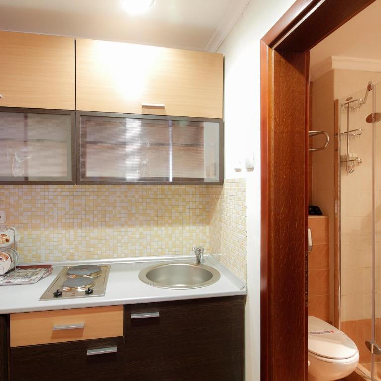 Hotel Junior - Two-Bedroom Suite - 6