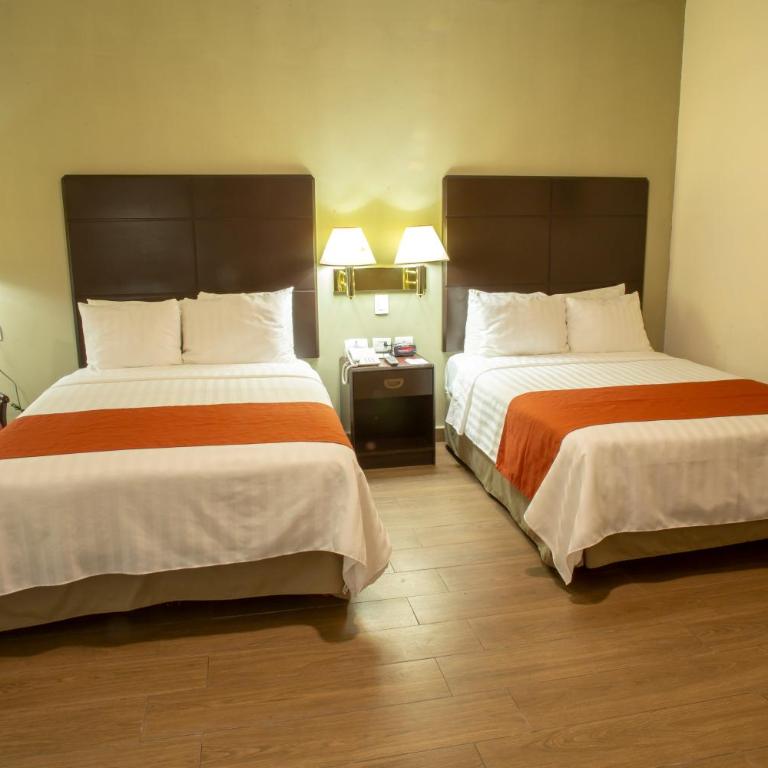 Hotel Plaza Calzada - Superior Double Room with Two Double Beds - 2