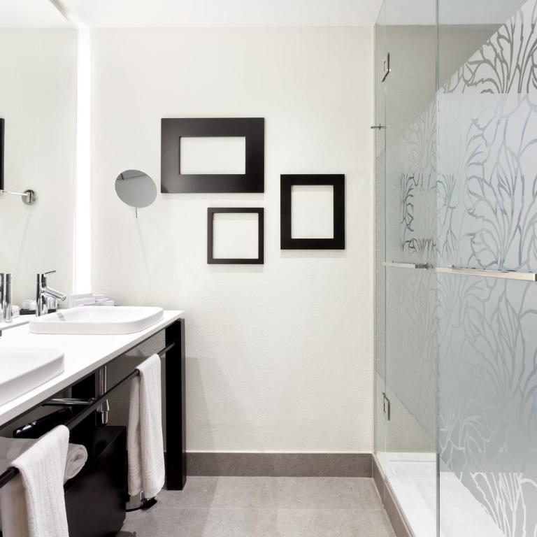 Hotel Condes de Barcelona - Superior Double or Twin Room with City View - 2