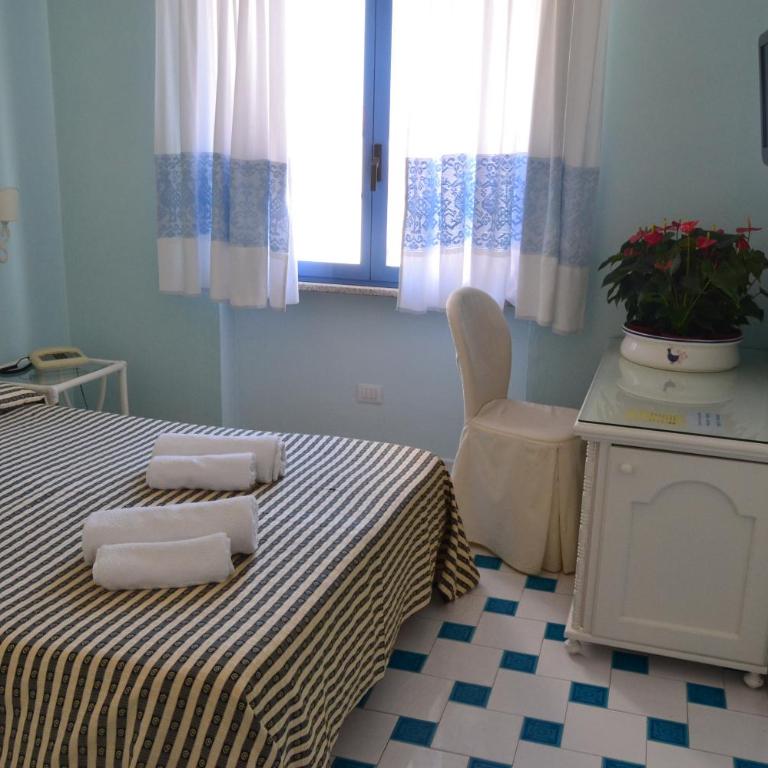 Hotel La Lampara - Camera Tripla Classic - 3
