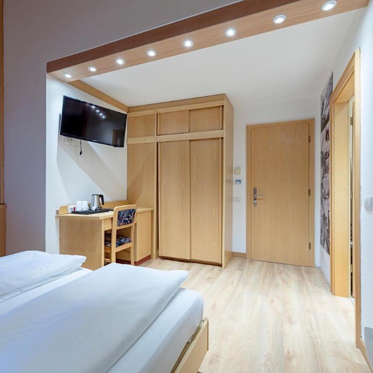 Hotel Cristiania - Camera Matrimoniale con Letto Supplementare - 5