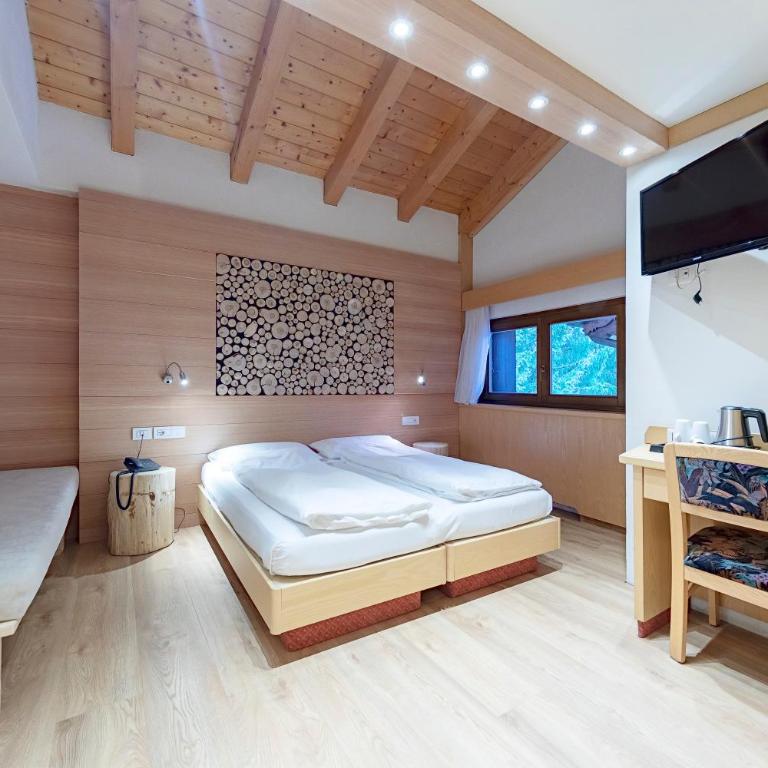 Hotel Cristiania - Camera Matrimoniale con Letto Supplementare - 1