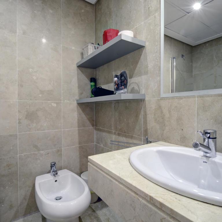 Apartamento 409 Marina Real Puerto de la Duquesa playa - Apartamento - 28
