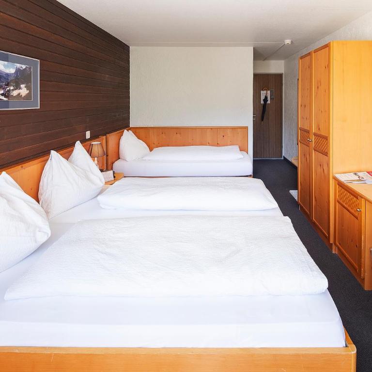Jungfrau Lodge, Annex Crystal - Habitación Triple con balcón y vistas al Eiger - 15