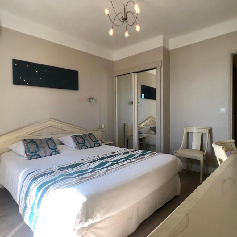 Hôtel Méditerranée - Chambre Double avec Vue sur Mer - 1er étage - 2