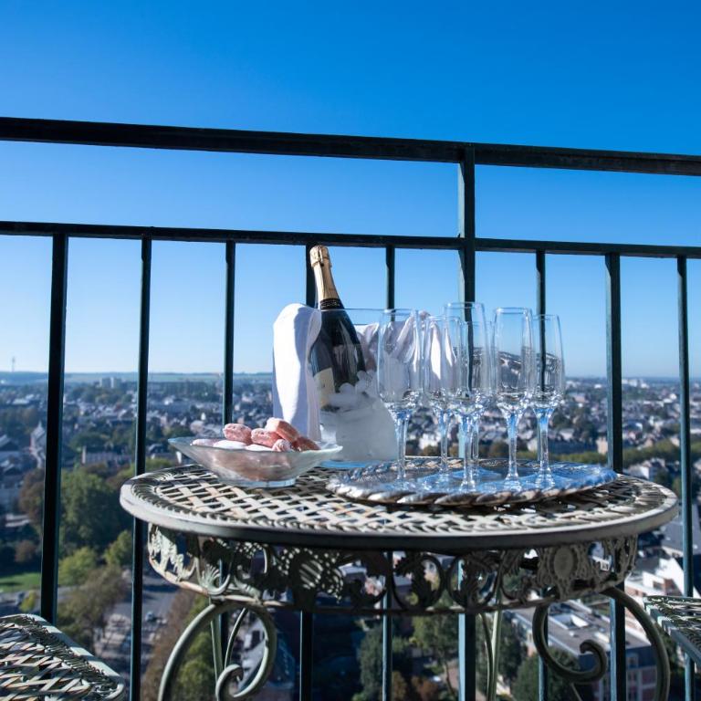 Le 360 TOUR PERRET 19eme PANORAMA 4 ETOILES - Appartement Deluxe - 23