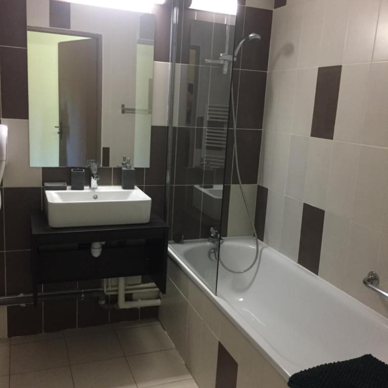 Appartement village 7 en résidence de vacances en Camargue - Apartamento de 1 dormitorio - 28
