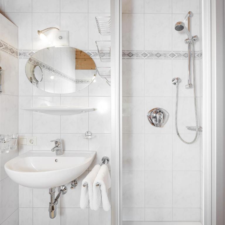 Apart Gentiana - Appartement 4 Chambres avec Balcon - 4