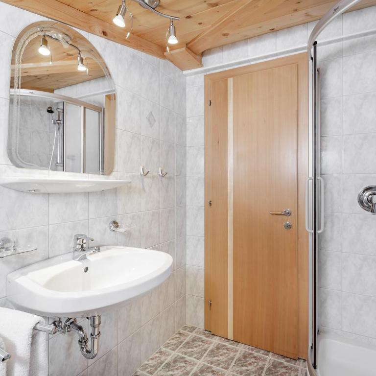 Apart Gentiana - Appartement 4 Chambres avec Balcon - 6