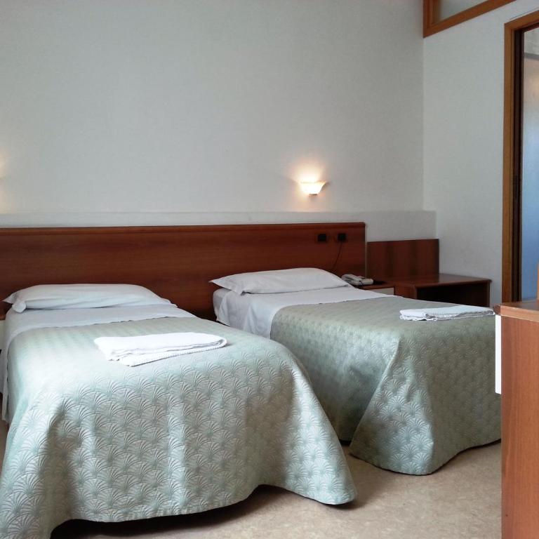 Hotel Clodia - Camera Matrimoniale - 7