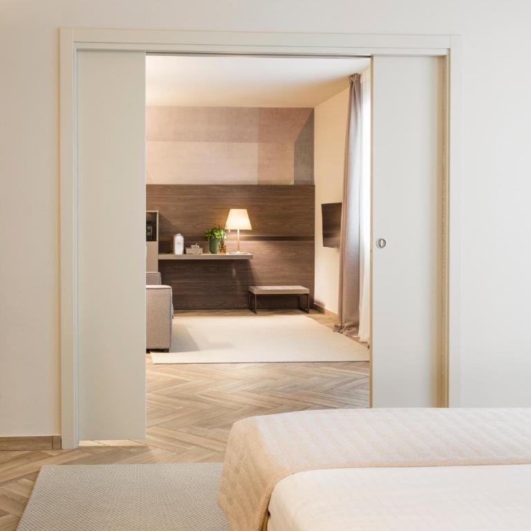 Bed & Breakfast LA HOME and Apartments - Suite con Balcone e Vista Lago - 3