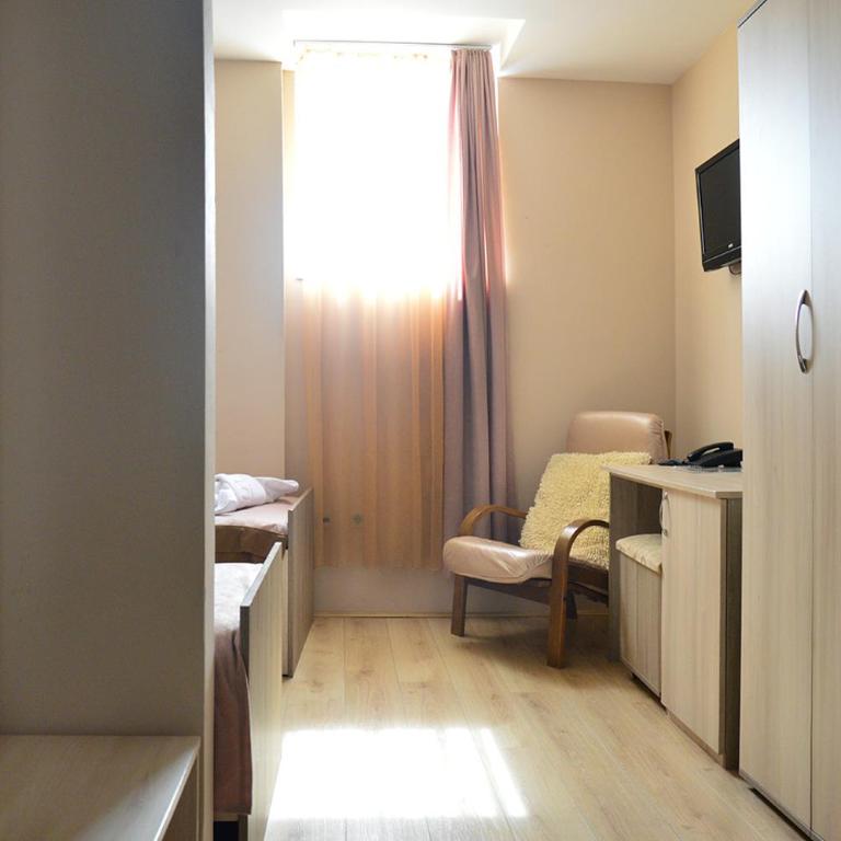 Garni Hotel Tri O - Twin Room - 6