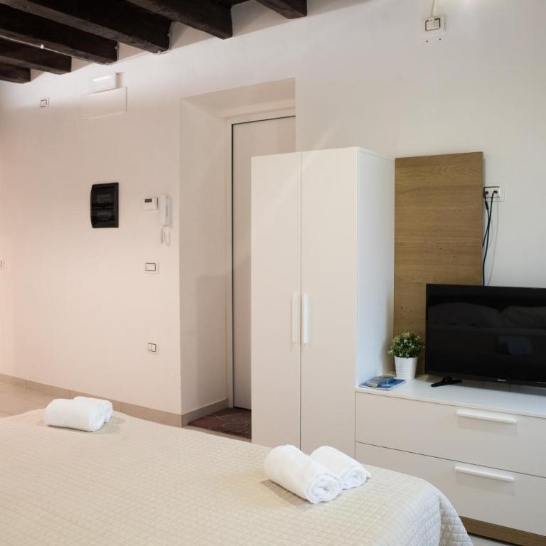 Venetian Mood private apartment - Monolocale - 12