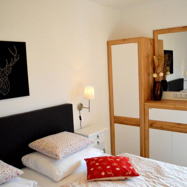 Haus Susanne - Doppelzimmer mit Balkon - 23