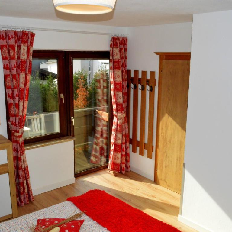 Haus Susanne - Doppelzimmer mit Balkon - 12