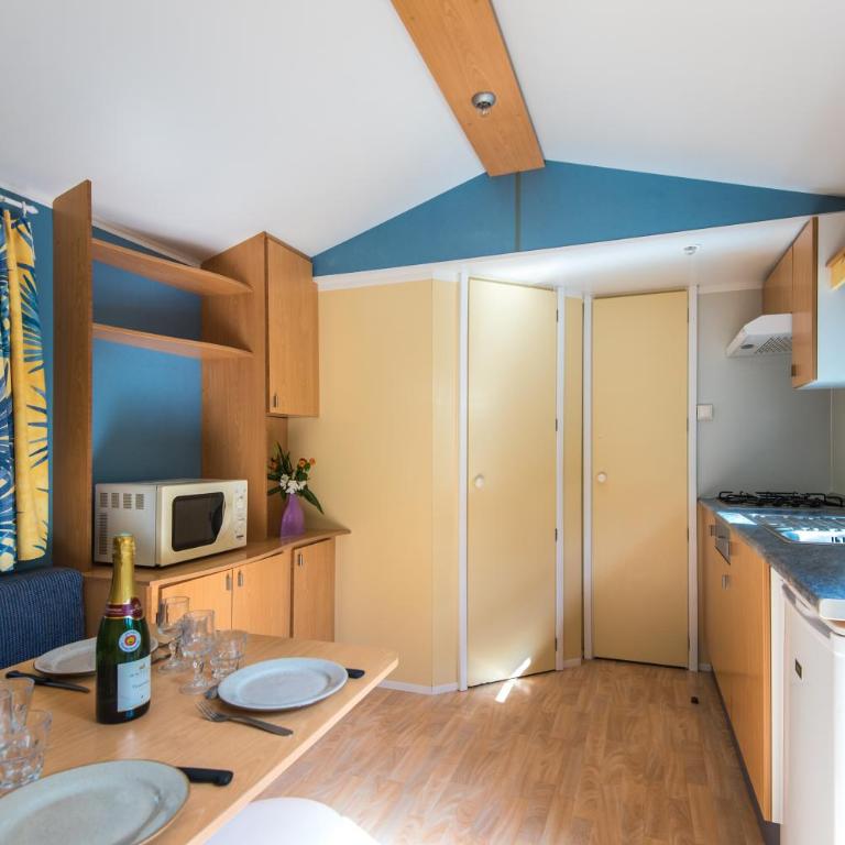Camping La Pinède Enchantée - Mobile Home (4 Adultes) - 1