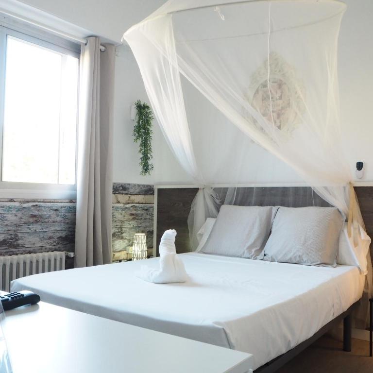 VALENCIA SUITS YOU Centro Histórico, Establecimiento Automatizado-Fast Auto Check in&Out, Solo para Adultos-Adults only - Double Room with Shared Bathroom - 2