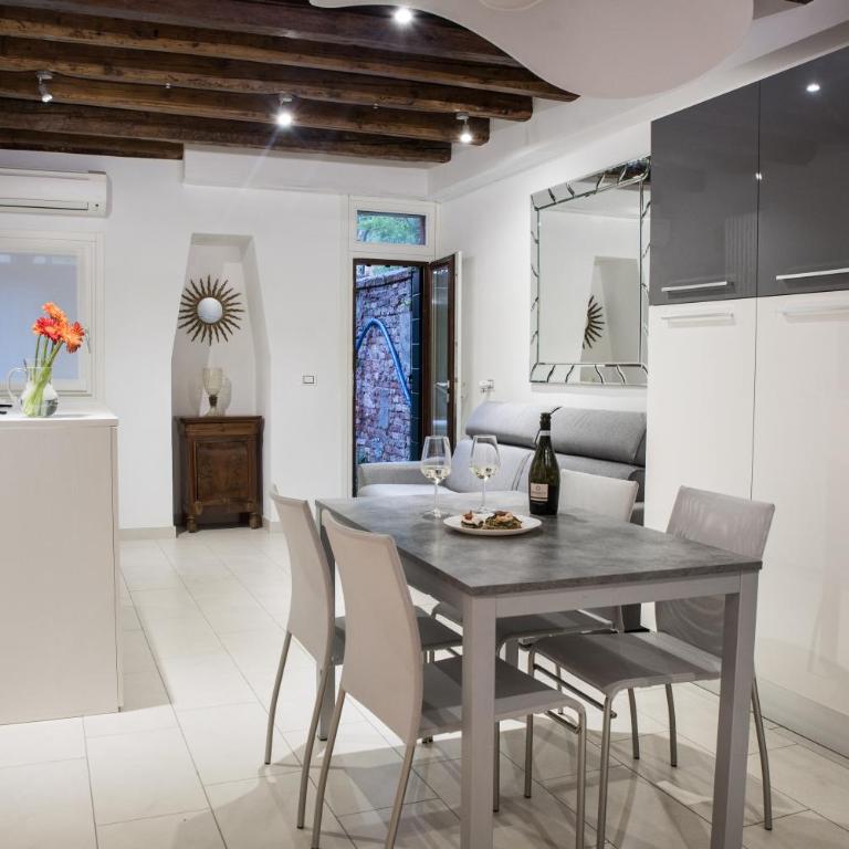Venetian Mood private apartment - Appartamento - Piano Terra - 2