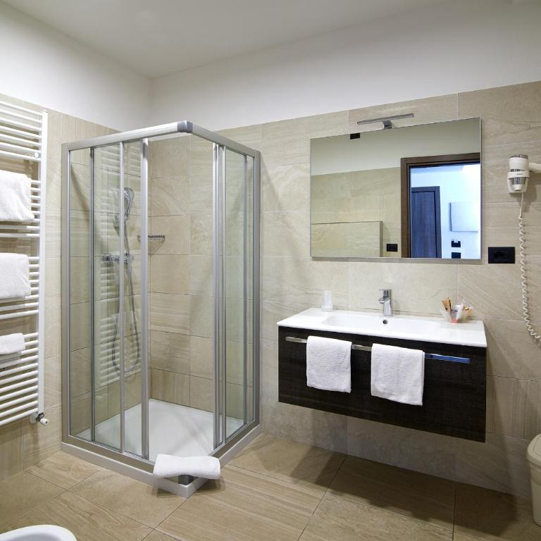 Hotel Le Balze - Aktiv & Wellness - Classic Double or Twin Room with Lake View and Balcony - 2