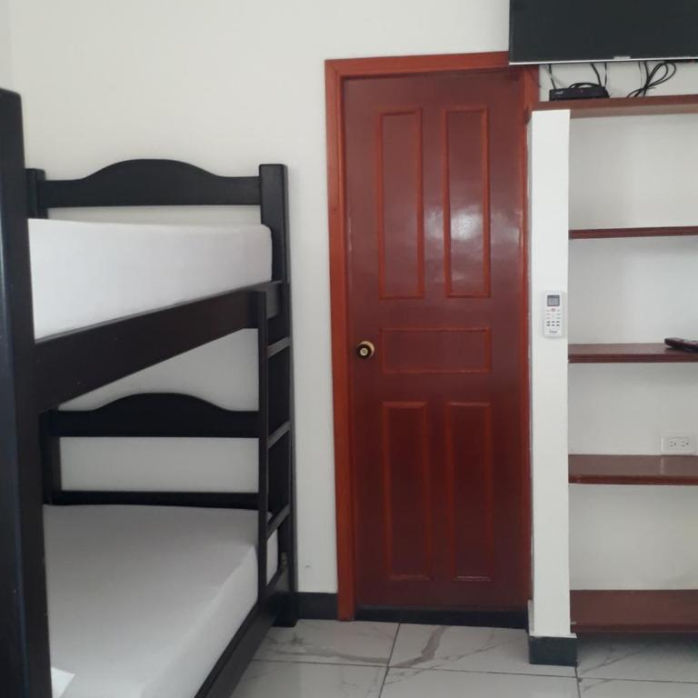 Apartamentos Freddy's Tours - Two-Bedroom Apartment - 8