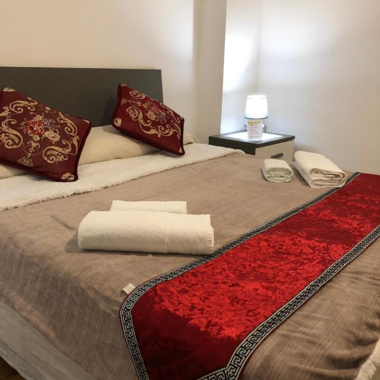 BB Stay Station - Camera Matrimoniale con Bagno in Comune - 9