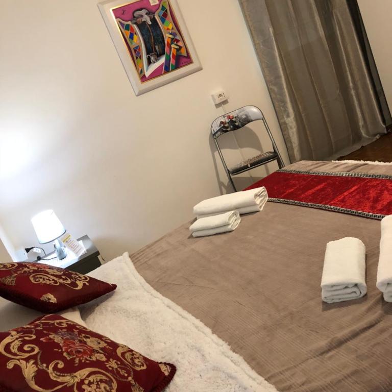 BB Stay Station - Camera Matrimoniale con Bagno in Comune - 10