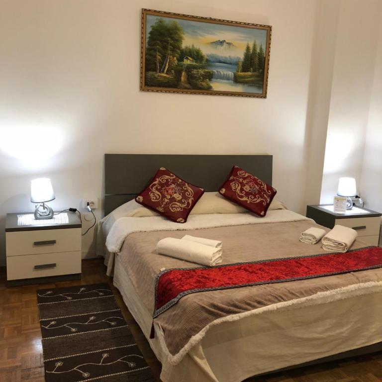 BB Stay Station - Camera Matrimoniale con Bagno in Comune - 11