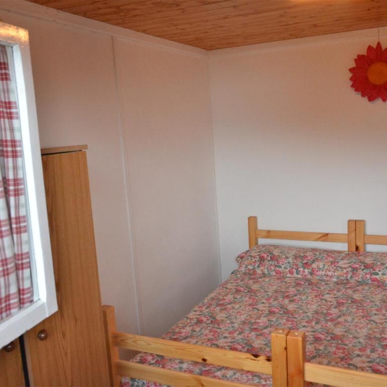 Aquacamp - One Bedroom Bungalow with Shared Bathroom - 1