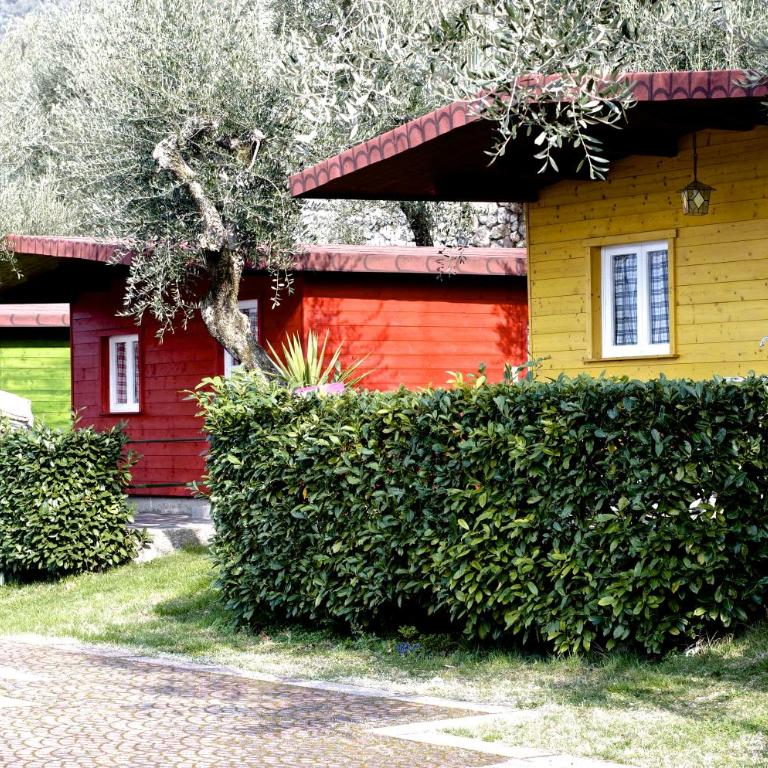 Aquacamp - Two-Bedroom Bungalow with Shared Bathroom - 2