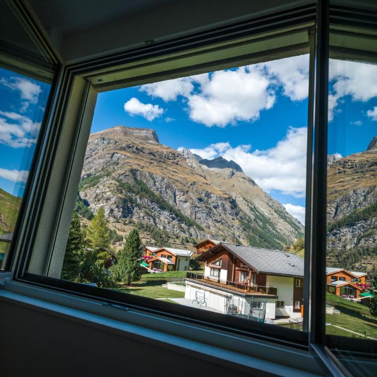 Casa Della Vita by Zermatt Premium Apartments - Vita 1 - Three-Bedroom Apartment (1st floor) - 3