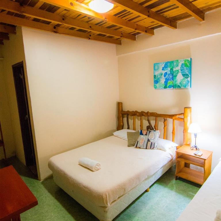 Posada Los Tajibos - Habitación Doble con baño privado - 4