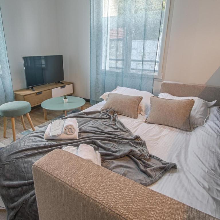 DOUCES NUITS CAENNAISES - Parking Privé inclus, centre ville - Appartement - 6