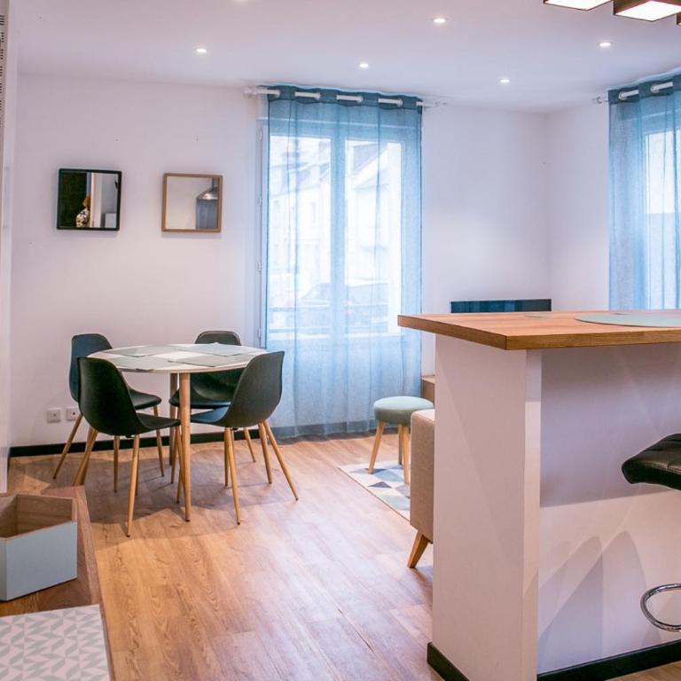 DOUCES NUITS CAENNAISES - Parking Privé inclus, centre ville - Appartement - 4