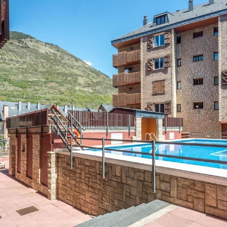 Homenfun Baqueira-Beret Vielha - Apartamento con vistas a la piscina - 6