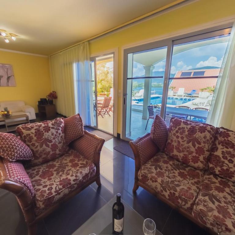 Villa Tivat - Vila s 5 Spavaćih Soba i Sopstvenim Bazenom - 5