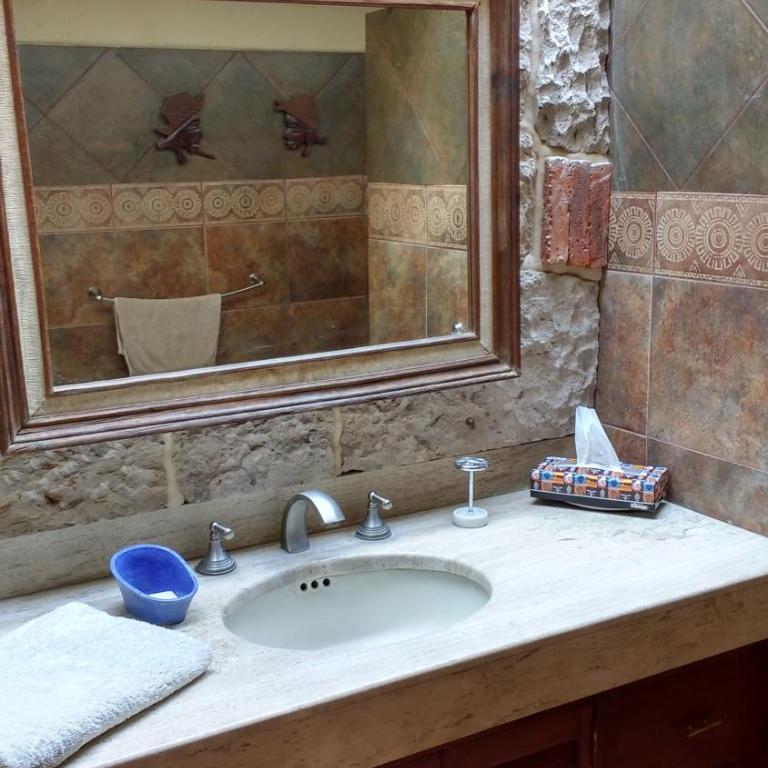 Habitación amplia cerca de Andares - Habitación Doble - 2 camas dobles - 9