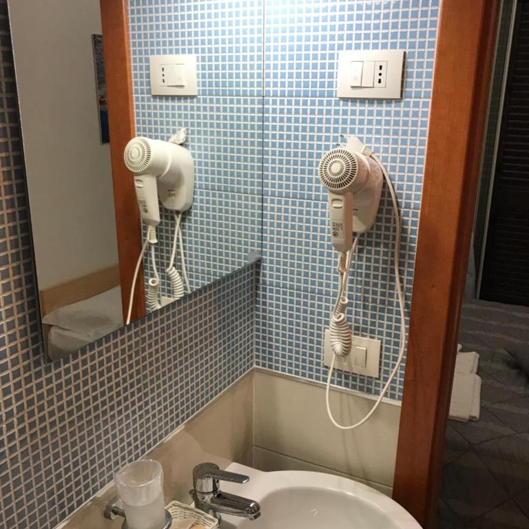 La Conchiglietta - Double Room with Balcony and Sea View - 9