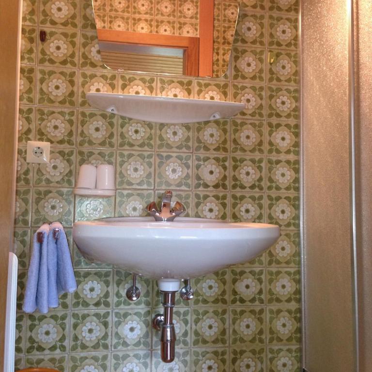 Haus Waldrast - Three-Bedroom Apartment with Balcony - 6