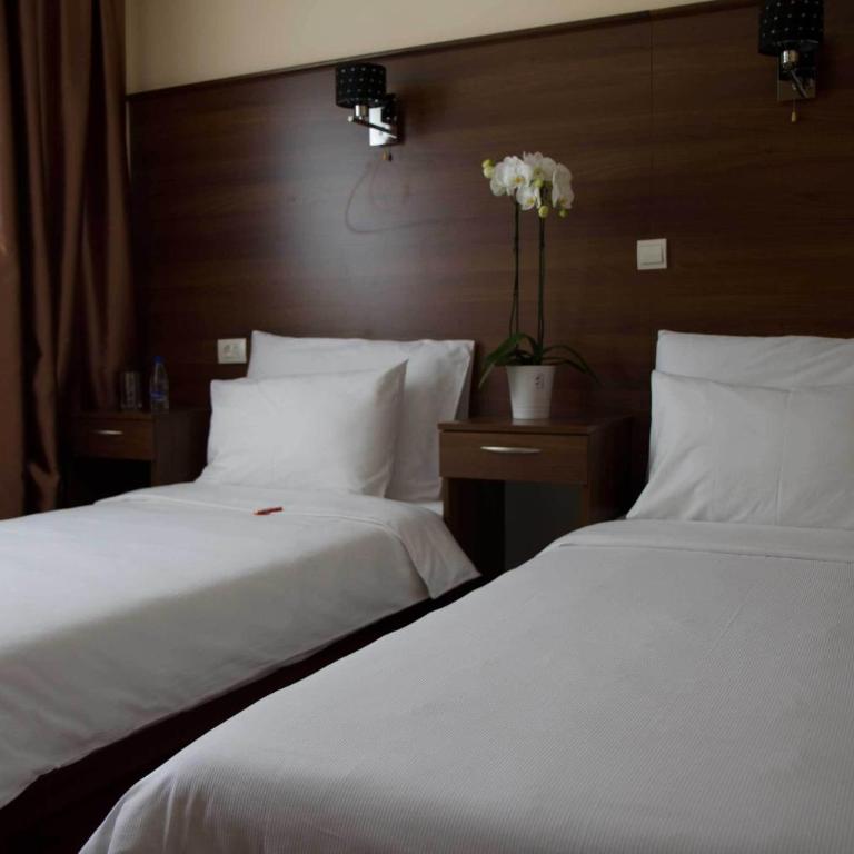 Hotel M - Double or Twin Room - 5