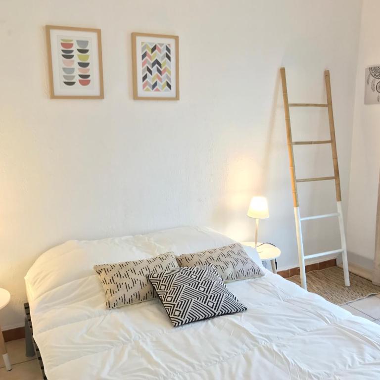 Superbe ! Appart T3 - Vue mer - Garage - Appartement 2 Chambres - 12
