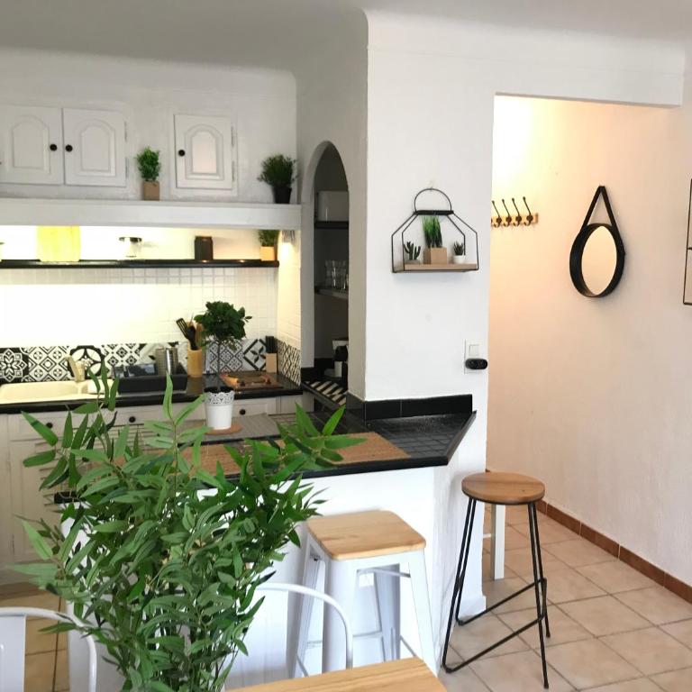 Superbe ! Appart T3 - Vue mer - Garage - Appartement 2 Chambres - 8