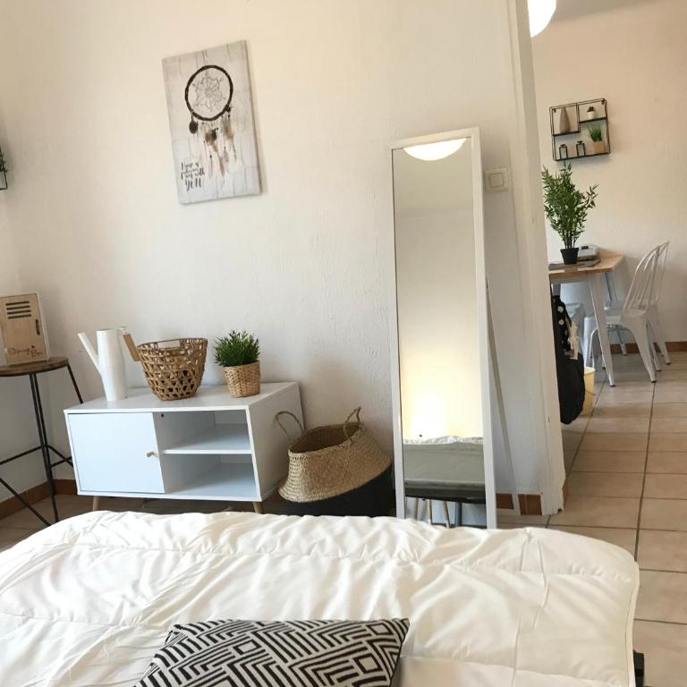 Superbe ! Appart T3 - Vue mer - Garage - Appartement 2 Chambres - 13