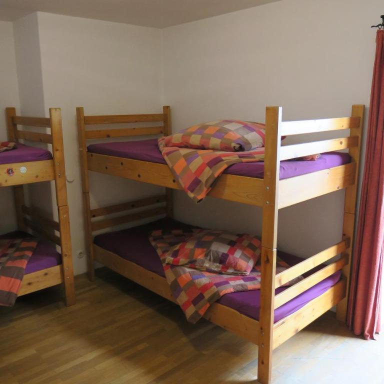 SnowBunnys BackPackers Hostel - Posto Letto in Dormitorio Misto con 4 Letti - 2