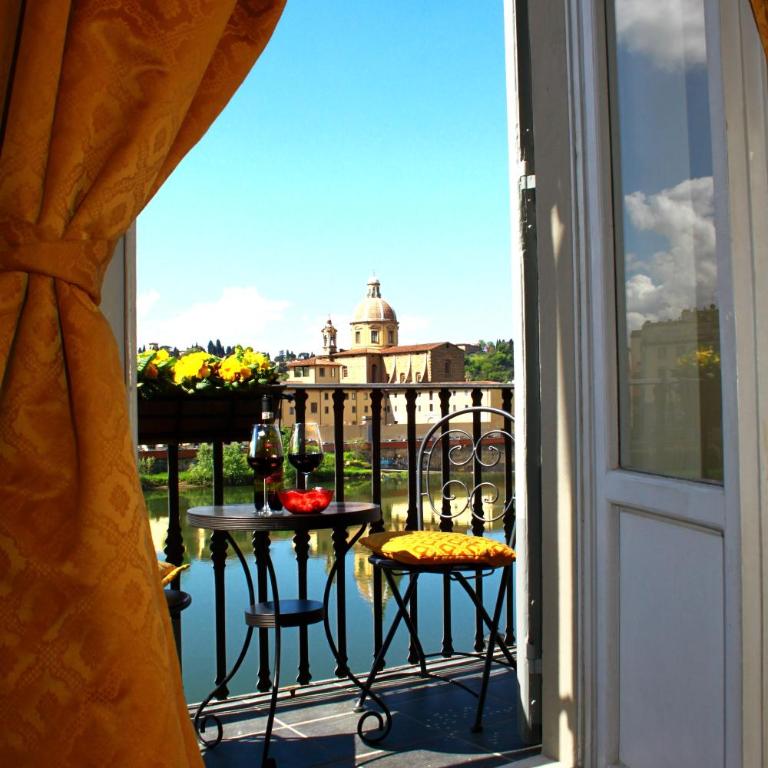 Residenza Vespucci - Camera Luxury Matrimoniale/Doppia con Letti Singoli con Balcone e Vista Fiume - 5