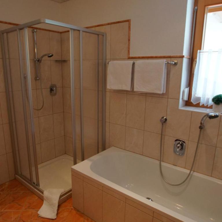 Haus Peter Schiestl - Three-Bedroom Apartment - 12