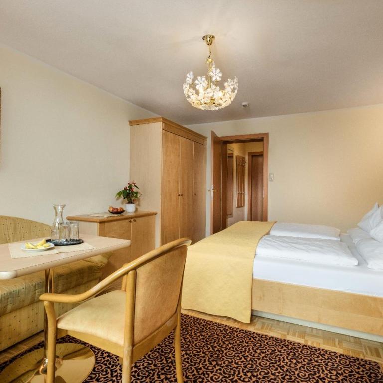 Hotel Alpenblick - Zimmer mit Balkon und Panoramaaussicht - 6