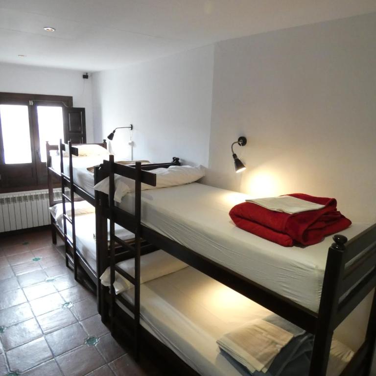 Oasis Backpackers' Hostel Granada - Bed in 4-Bed Mixed Dormitory Room - 3